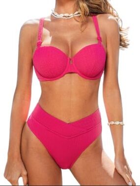 CUPSHE Hot Pink Textured Underwire Bikini Set